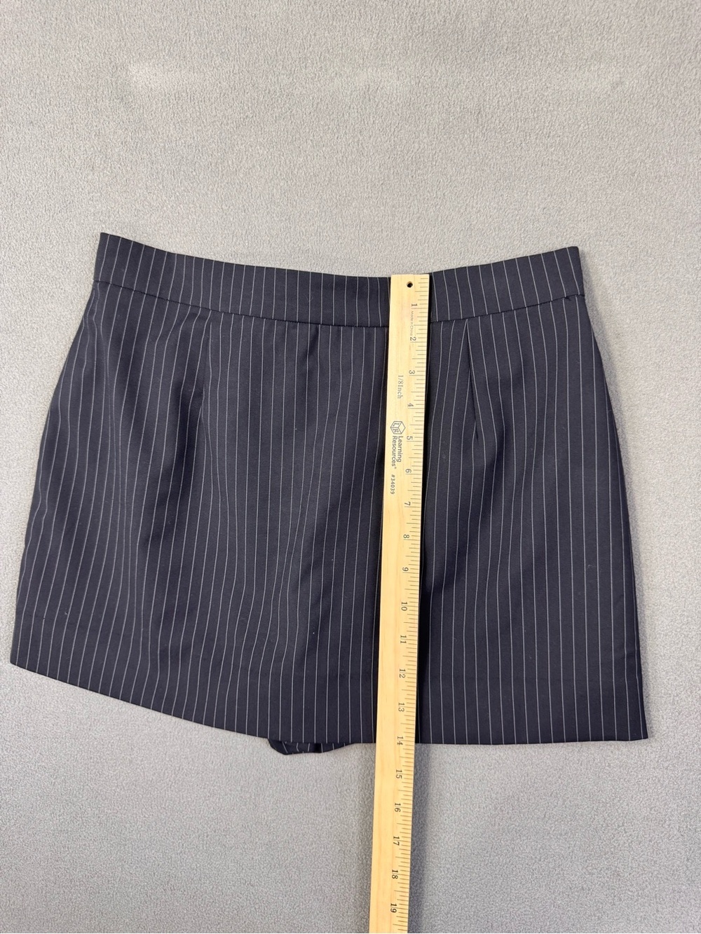 Modern Citizen Black Pinstripe Mini Skirt Skort with Flap Pockets, Medium - Picture 13 of 14